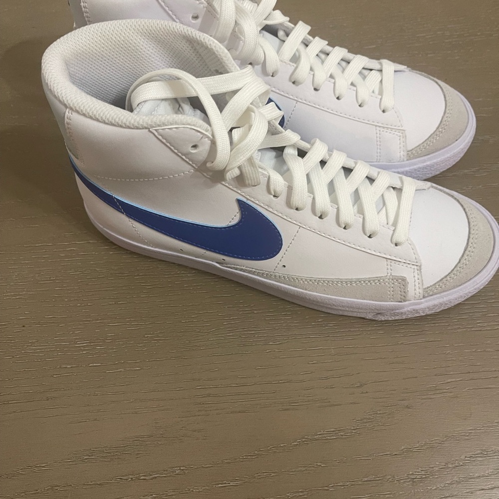 Nike youth blazers never worn
